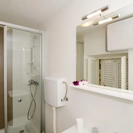 Nada Ντουμπρόβνικ