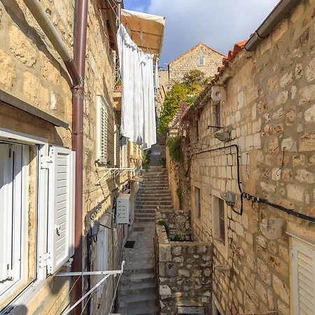Tatil Evi Nada