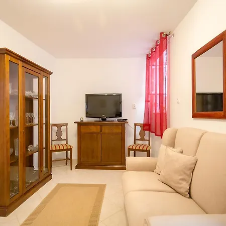 Tatil Evi Nada
